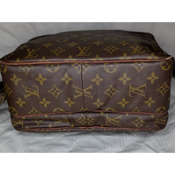 Louis Vuitton Nile Monogram Crossbody Bag M45244 Vintage Authentic w/ COA - Picture 4 of 16